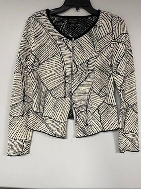 Icelandic Design zip Merino wool cardigan, black and White geometric pattern, M